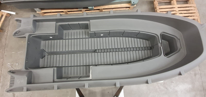 Plastic boat Whaly 435R