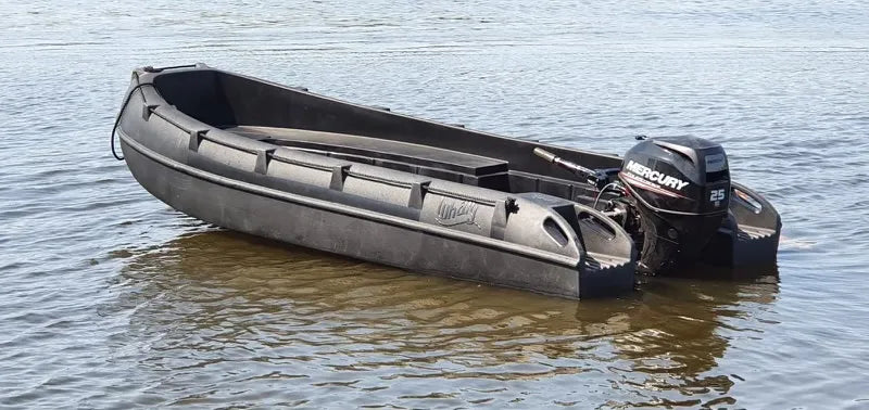 Plastic boat Whaly 435R